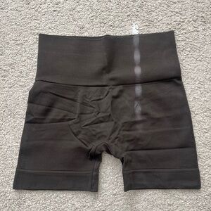 SET Active Brown Women Shorts